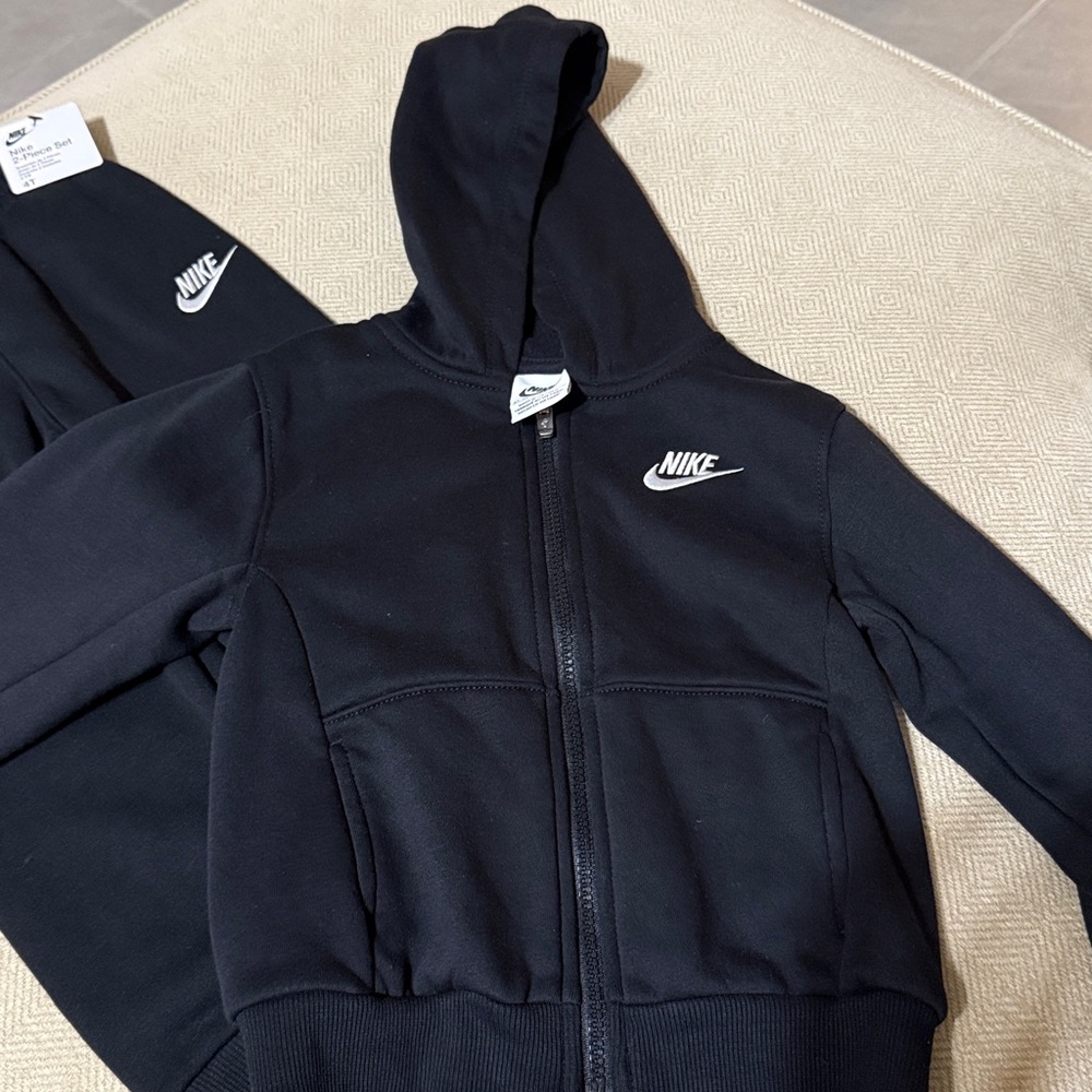Nike Black Zip-Up Hoodie - Picture 2 of 6